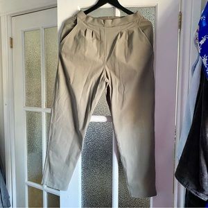 Lululemon essential high rise trouser 25” size 6